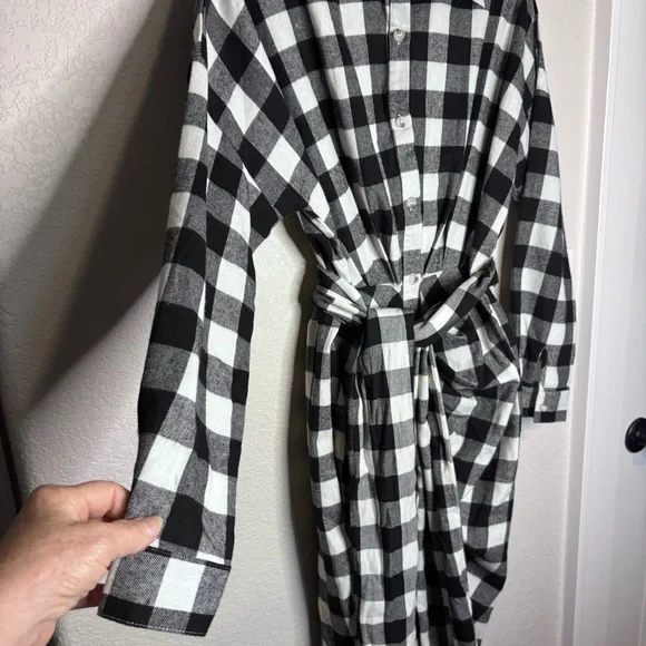 MABLE Monochrome BLACK AND WHITE Plaid Dress MIDI dress - Picture 3 of 10